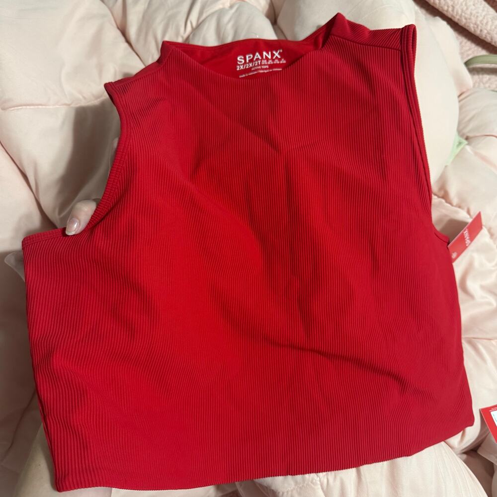 New nwt spanx contour rib mock neck crop top in spanx red - Picture 3 of 3